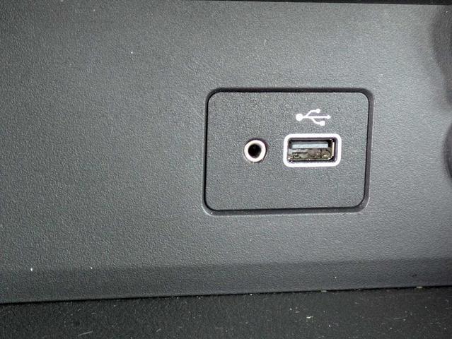 Photo of 2022 Cloud White Nissan Sentra
