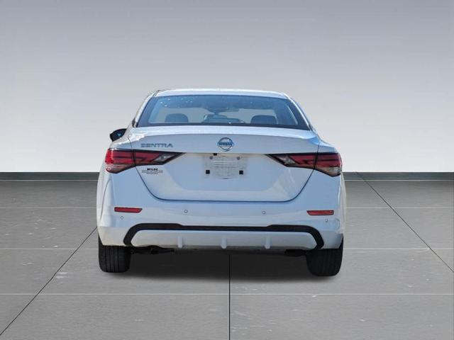 Photo of 2022 Cloud White Nissan Sentra