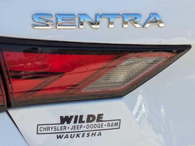 Photo of 2022 Cloud White Nissan Sentra