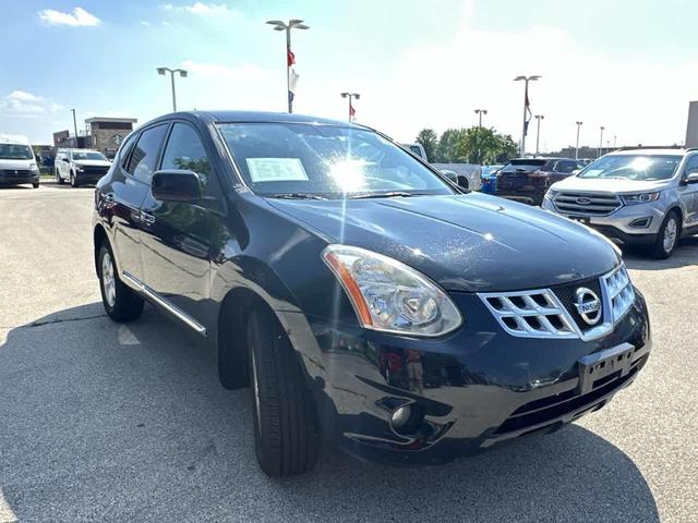 Photo of 2013 Super Black Nissan Rogue
