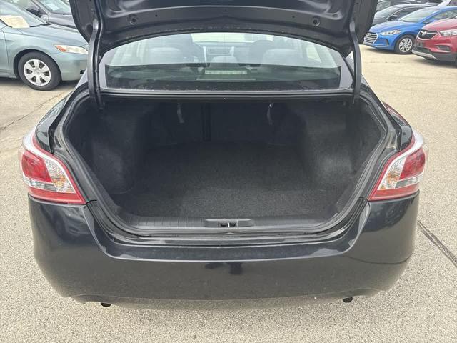 Photo of 2013 Super Black Nissan Altima