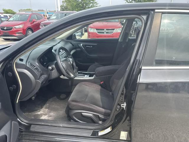 Photo of 2013 Super Black Nissan Altima
