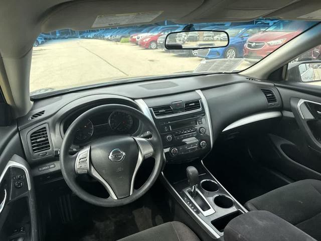 Photo of 2013 Super Black Nissan Altima