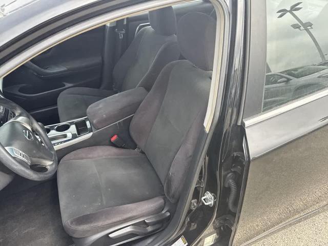 Photo of 2013 Super Black Nissan Altima