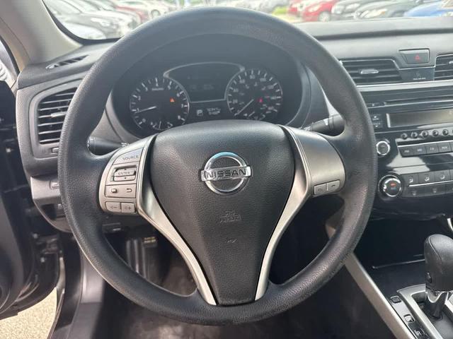 Photo of 2013 Super Black Nissan Altima