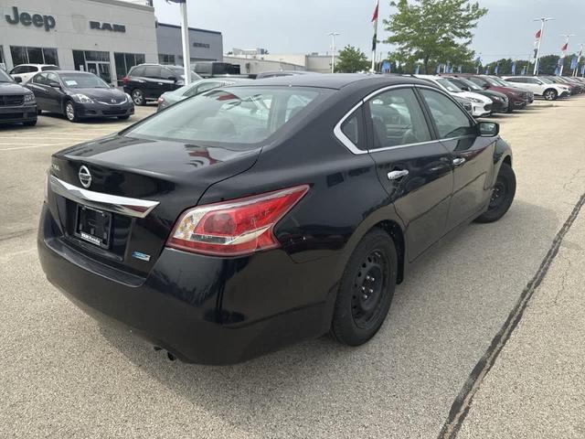 Photo of 2013 Super Black Nissan Altima