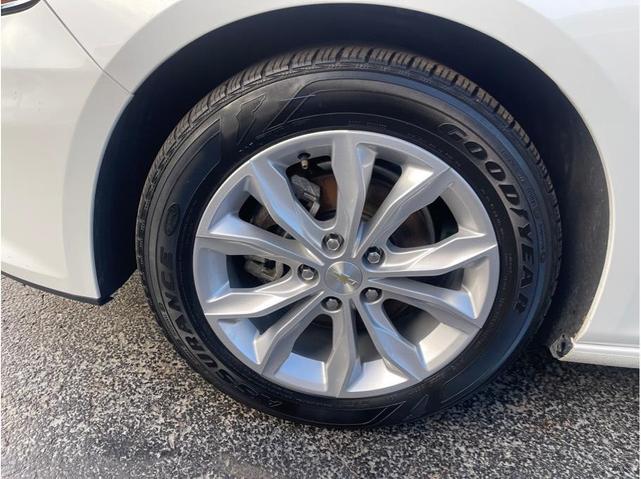 Photo of 2023 Summit White Chevrolet Malibu