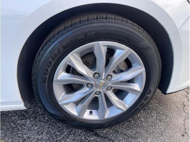 Photo of 2023 Summit White Chevrolet Malibu