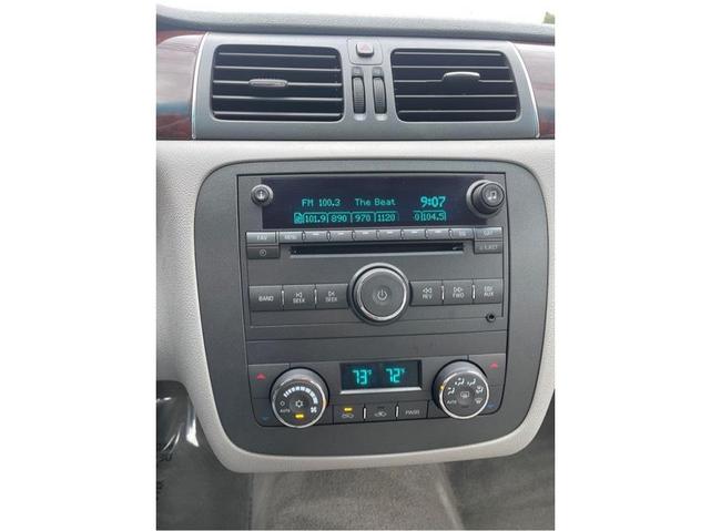 Photo of 2008 Platinum Metallic Buick Lucerne