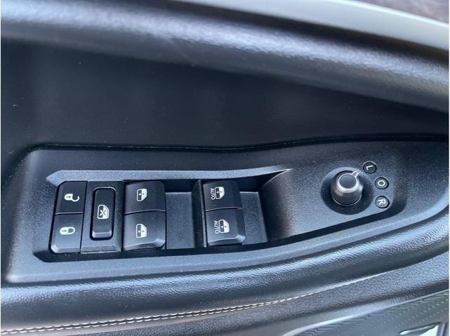 Photo of 2021 Silver Zynith Jeep Grand Cherokee L