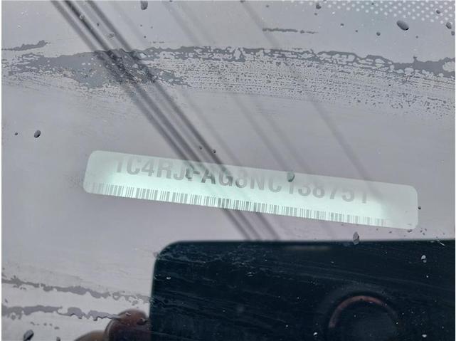 Photo of 2022 Diamond Black Crystal Pearlcoat Jeep Grand Cherokee