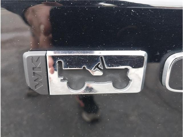 Photo of 2022 Diamond Black Crystal Pearlcoat Jeep Grand Cherokee