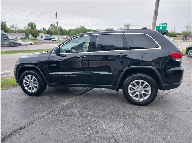 Photo of 2022 Diamond Black Crystal Pearlcoat Jeep Grand Cherokee