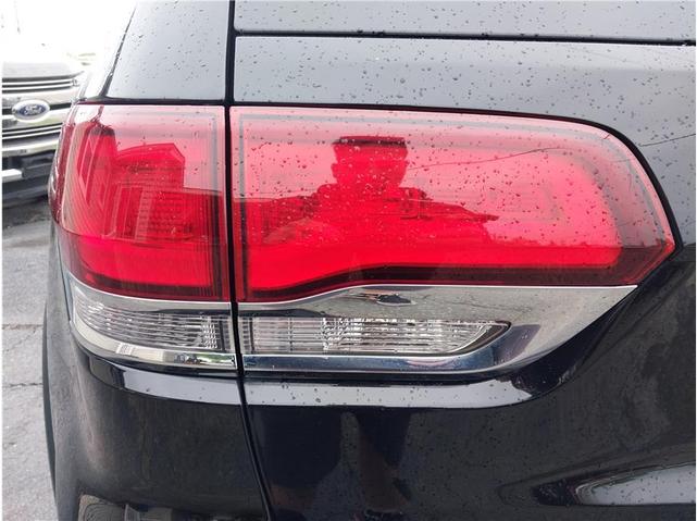 Photo of 2022 Diamond Black Crystal Pearlcoat Jeep Grand Cherokee