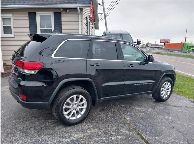 Photo of 2022 Diamond Black Crystal Pearlcoat Jeep Grand Cherokee