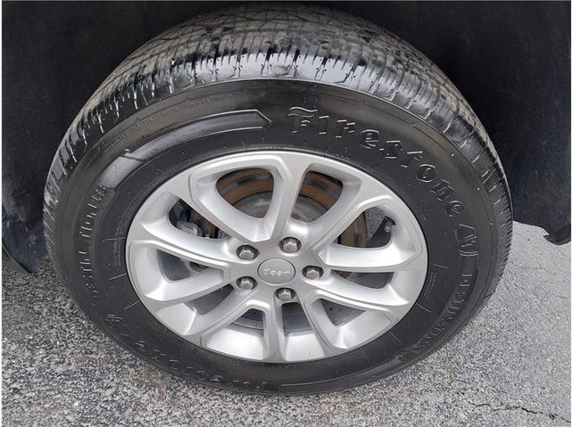 Photo of 2022 Diamond Black Crystal Pearlcoat Jeep Grand Cherokee