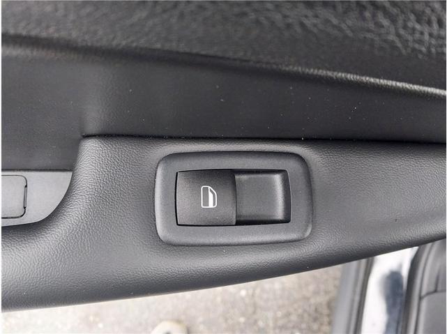 Photo of 2022 Diamond Black Crystal Pearlcoat Jeep Grand Cherokee