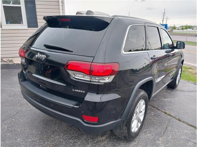 Photo of 2022 Diamond Black Crystal Pearlcoat Jeep Grand Cherokee