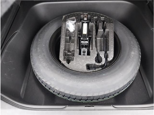 Photo of 2022 Diamond Black Crystal Pearlcoat Jeep Grand Cherokee