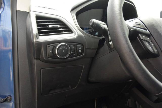 Photo of 2024 Blue Ford Edge