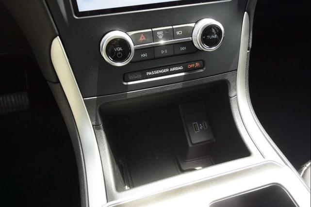 Photo of 2024 Blue Ford Edge