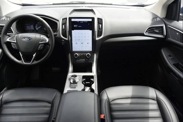 Photo of 2024 Blue Ford Edge