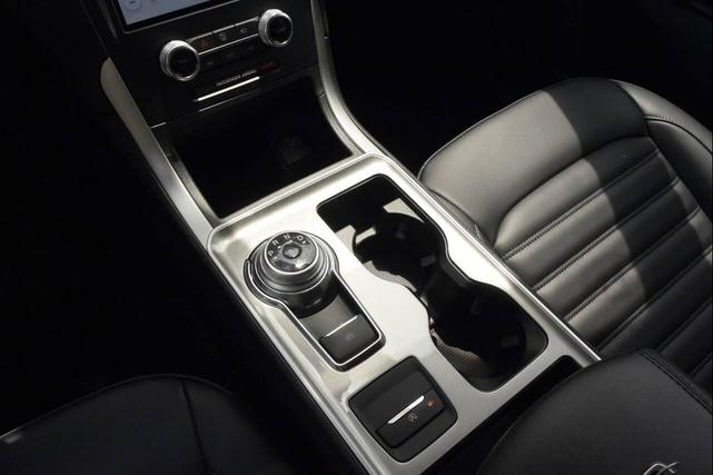 Photo of 2024 Blue Ford Edge