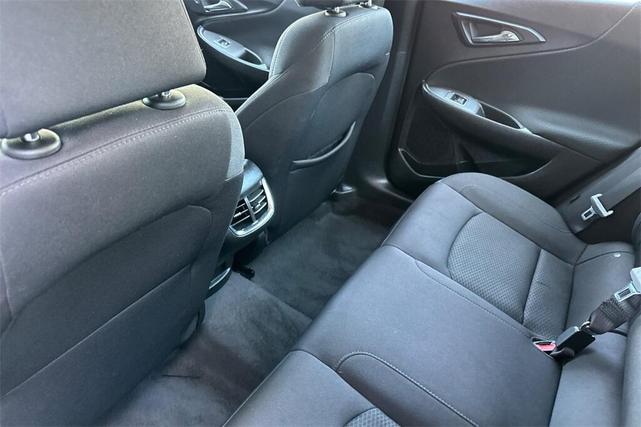 Photo of 2023 Summit White Chevrolet Malibu