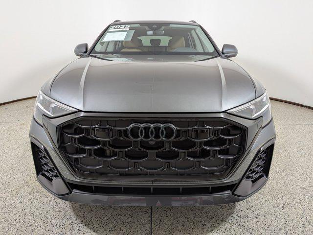 Photo of 2025 Daytona Gray Pearl Effect Audi Q8
