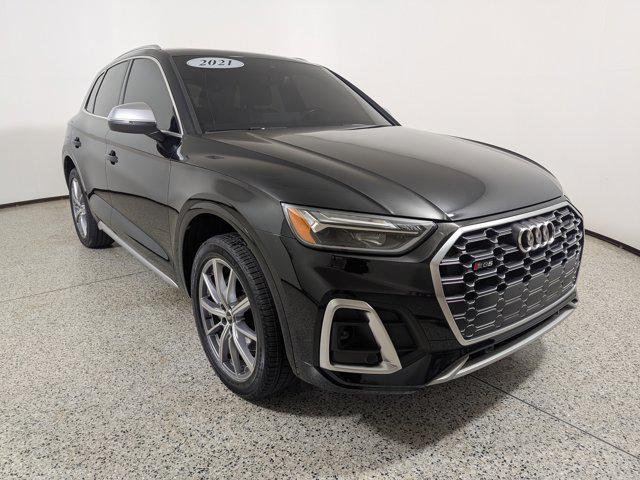 Photo of 2021 Mythos Black Metallic Audi SQ5