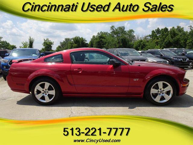 Photo of 2006 Torch Red Clearcoat Ford Mustang