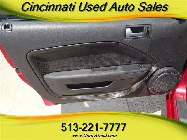 Photo of 2006 Torch Red Clearcoat Ford Mustang