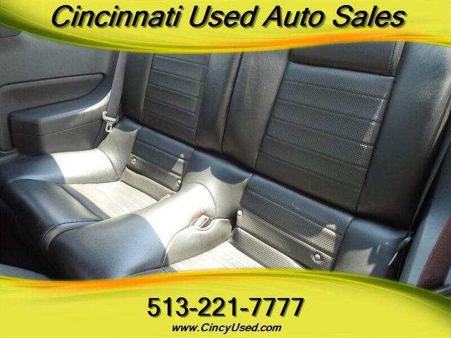 Photo of 2006 Torch Red Clearcoat Ford Mustang