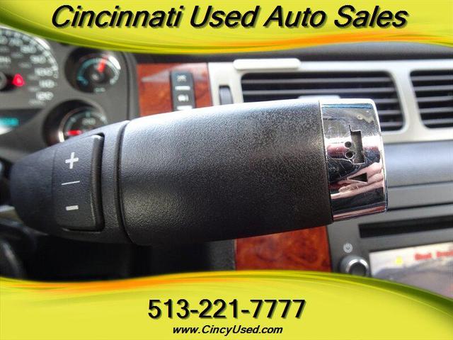 Photo of 2013 White Diamond Tricoat Chevrolet Suburban
