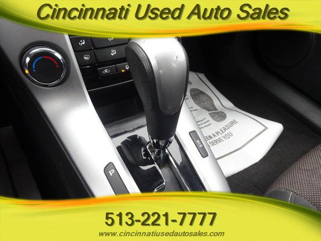 Photo of 2016 Silver Ice Metallic Chevrolet Cruze Limited