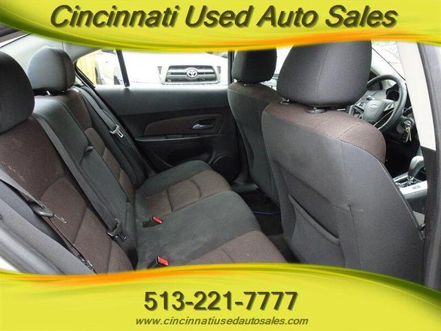 Photo of 2016 Silver Ice Metallic Chevrolet Cruze Limited