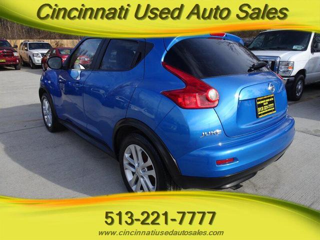 Photo of 2011 Sapphire Black Nissan Juke
