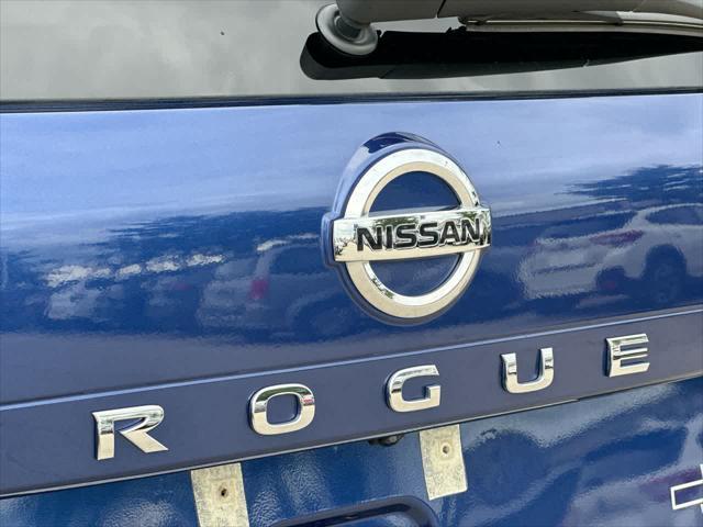 Photo of 2021 Caspian Blue Metallic Nissan Rogue