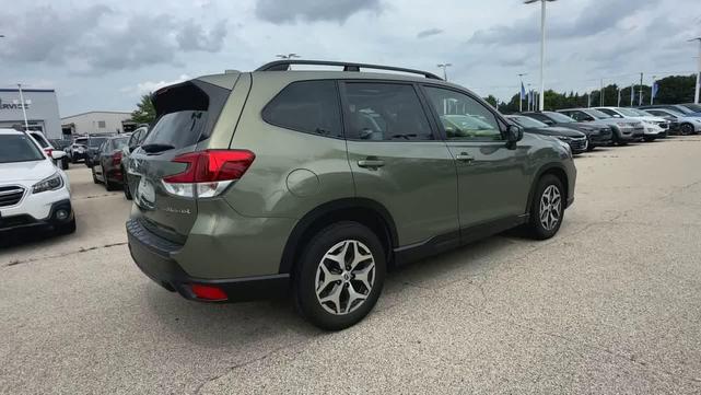 Photo of 2021 Jasper Green Metallic Subaru Forester