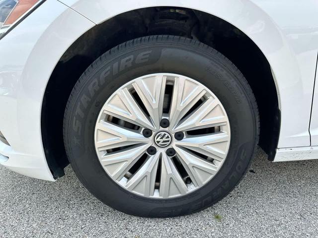 Photo of 2020 Pure White Volkswagen Jetta