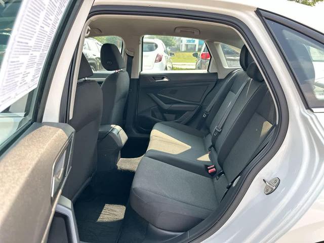 Photo of 2020 Pure White Volkswagen Jetta
