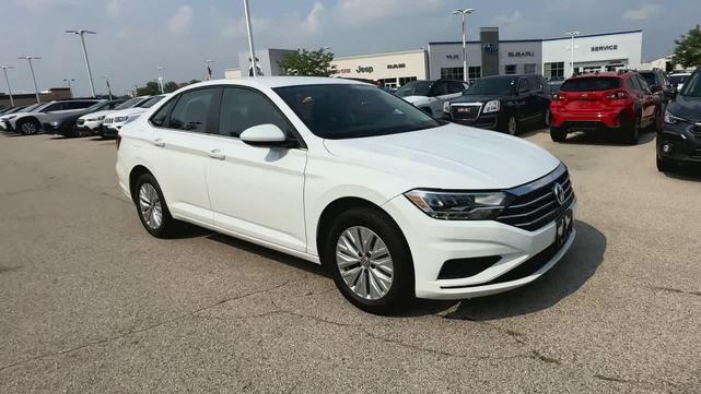 Photo of 2020 Pure White Volkswagen Jetta