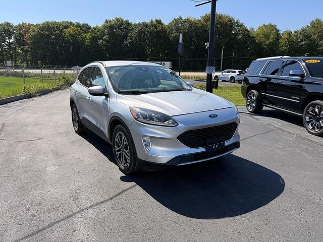 Photo of 2020 Ingot Silver Ford Escape