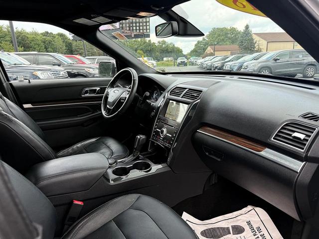 Photo of 2018 Ingot Silver Ford Explorer