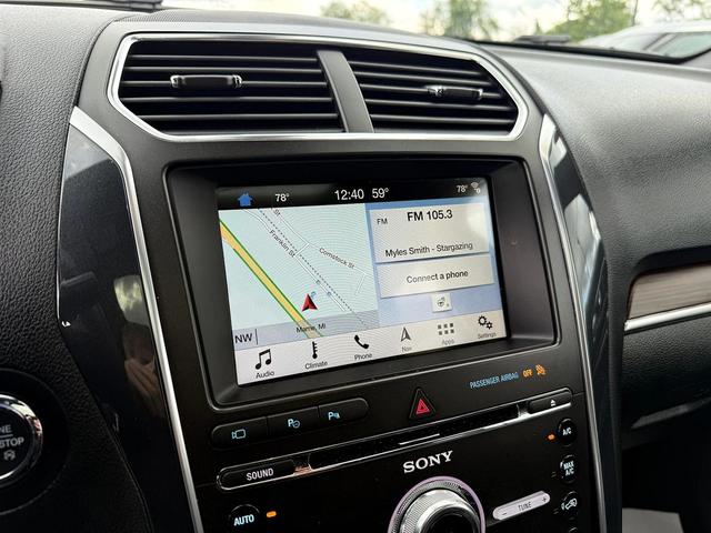 Photo of 2018 Ingot Silver Ford Explorer