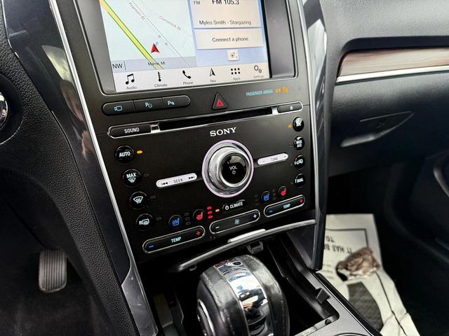 Photo of 2018 Ingot Silver Ford Explorer