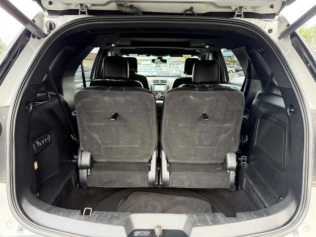 Photo of 2018 Ingot Silver Ford Explorer