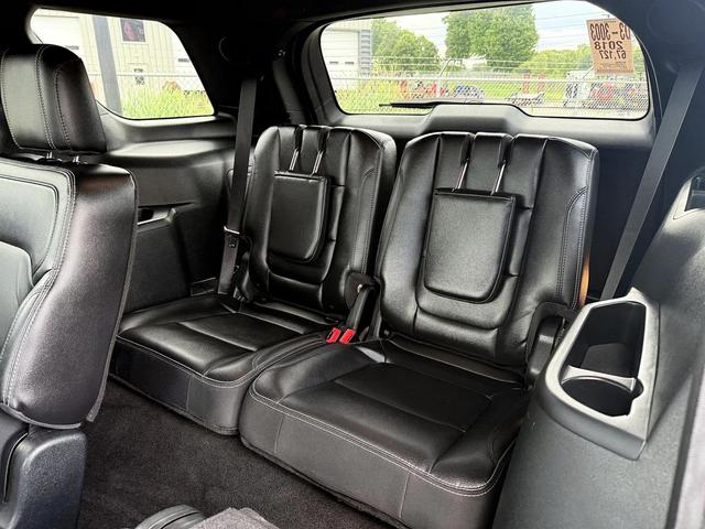 Photo of 2018 Ingot Silver Ford Explorer