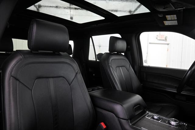 Photo of 2019 Agate Black Ford Expedition