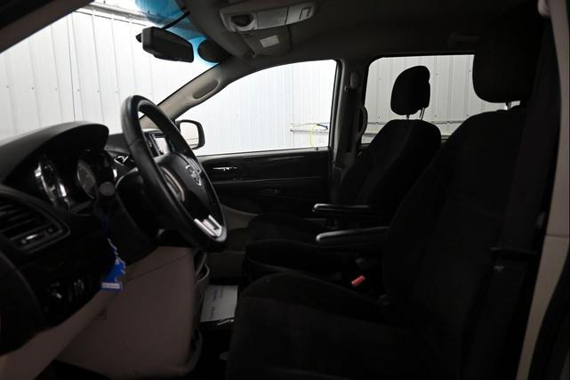 Photo of 2017 Billet Metallic Dodge Grand Caravan